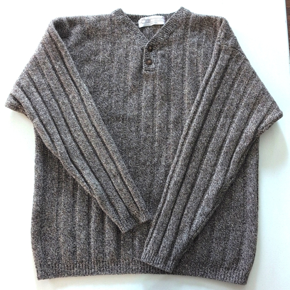 Vintage Lambswool neutral ribbed, 2 button sweater. Medium. John Ashford.